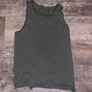 Lululemon size 4 open back army green